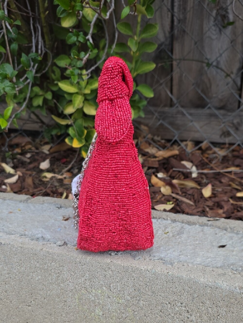 Red Picnic Beaded Bag - Picture 5 of 8